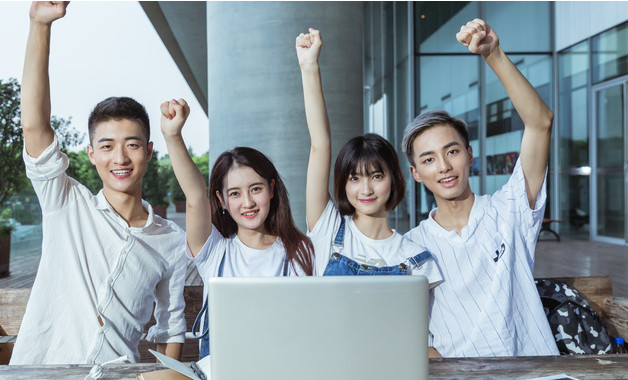 應(yīng)屆畢業(yè)生法院實(shí)習(xí)報(bào)告